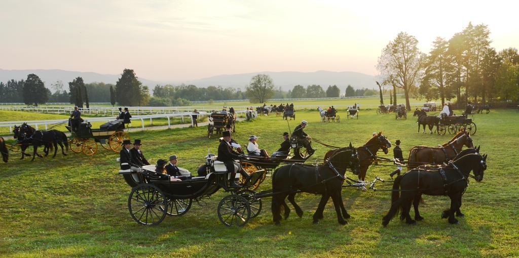 Foresteria Dei Piaceri Campestri Casciago Bagian luar foto